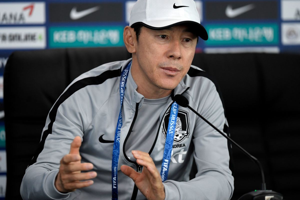 fbl-wc-2018-kor-training-5b252327347a02216f000010.jpg