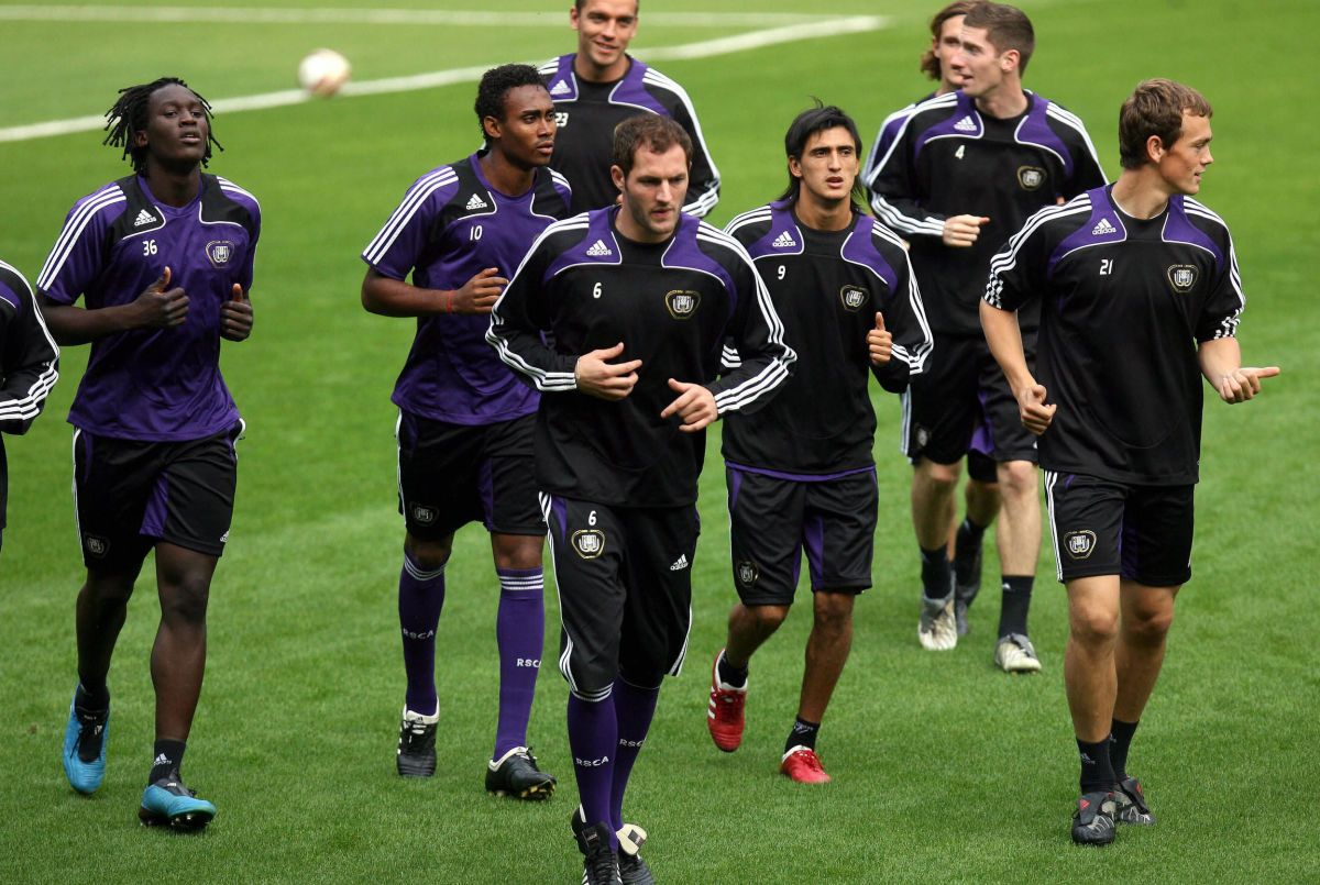 l-to-r-anderlecht-s-romelu-lukaku-bak-5b2789aff7b09d4cea000004.jpg