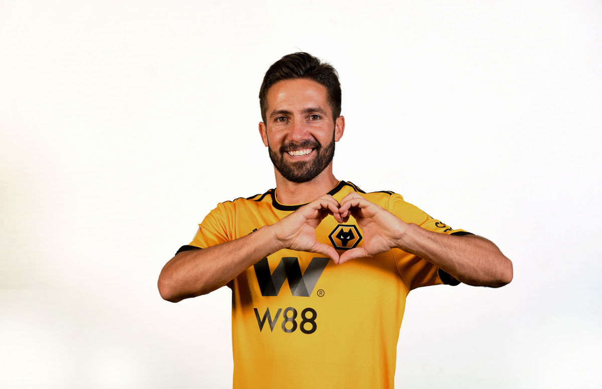 wolverhampton-wanderers-unveil-new-signing-joao-moutinho-5b59c48d3467ac8b2e00001b.jpg