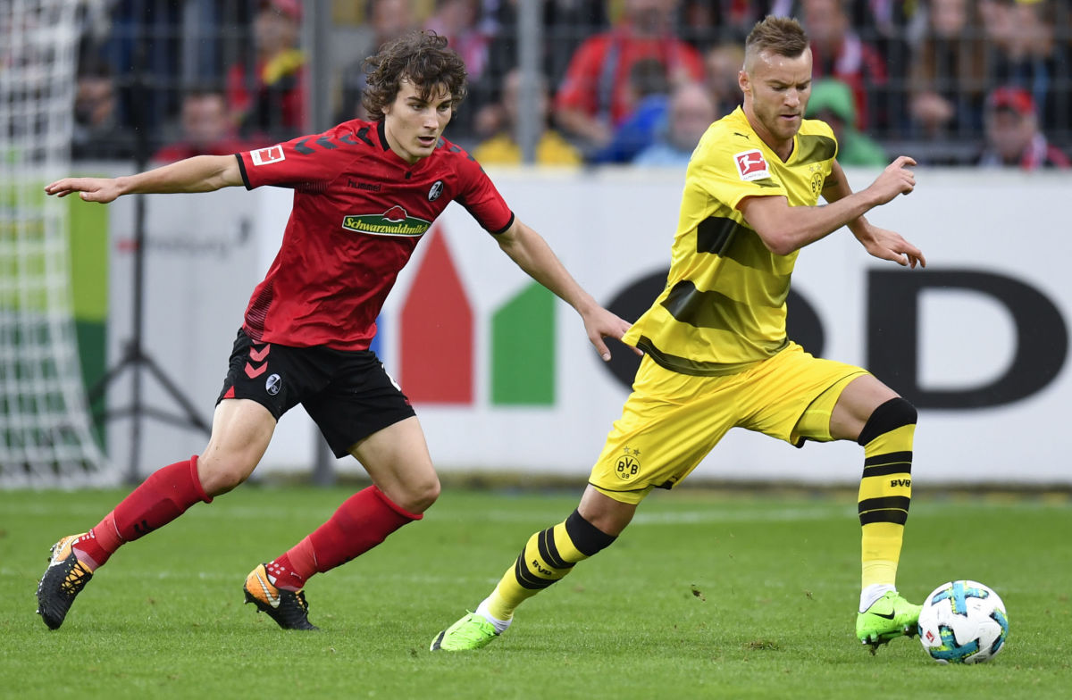FBL-BER-BUNDESLIGA-FREIBURG-DORTMUND