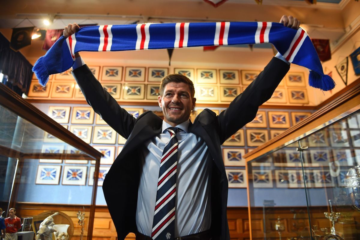 topshot-fbl-sco-pr-rangers-gerrard-5b0d233a73f36c939f000001.jpg
