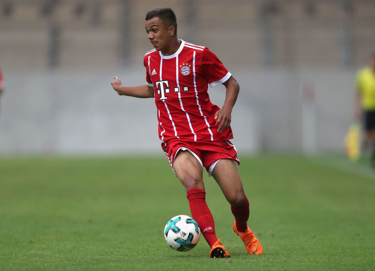 bayern-muenchen-u17-v-rb-leipzig-u17-b-juniors-german-championship-semi-final-leg-one-5b3898f073f36c16f700001b.jpg
