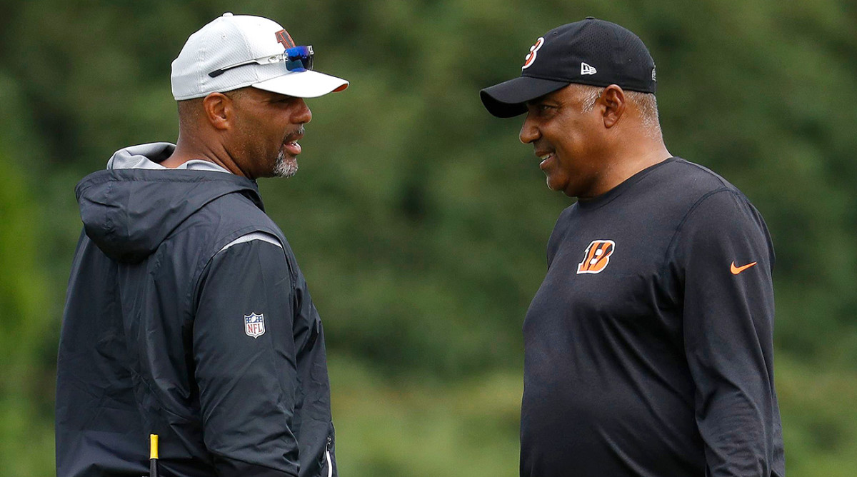 Marvin Lewis (right) brought in Teryl Austin from the Lions to lead the Bengals’ defense in 2018.