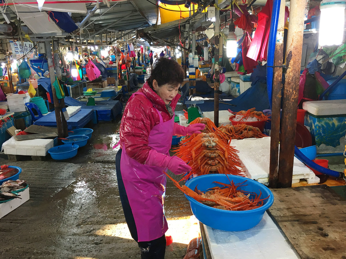 korean-food-market-tour-market.jpg