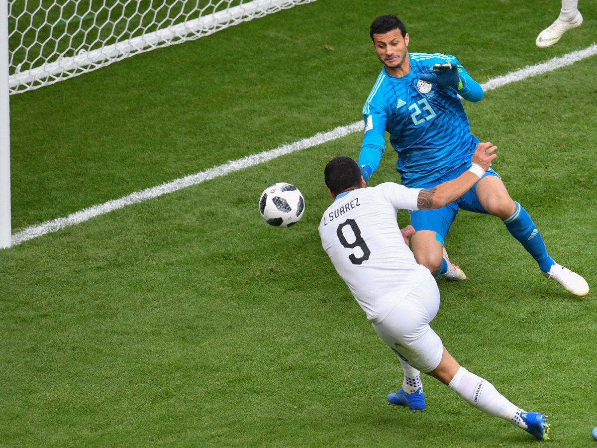 suarez-miss-sitter-world-cup.jpg