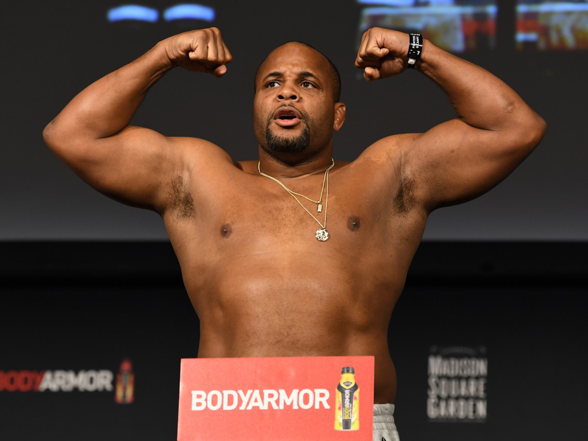 ufc-230-daniel-cormier-weigh-in.jpg