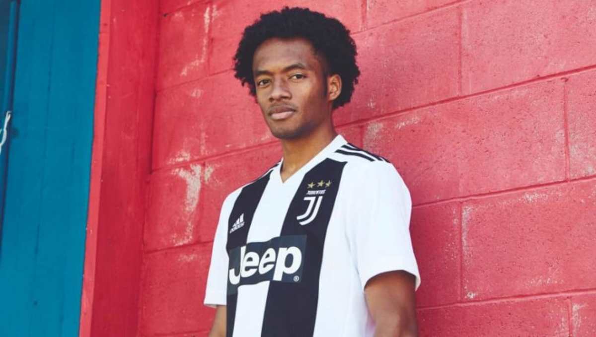 Comunista difícil claramente PHOTO: Juventus Release New adidas Home Kit Ahead of 2018/19 Season -  Sports Illustrated