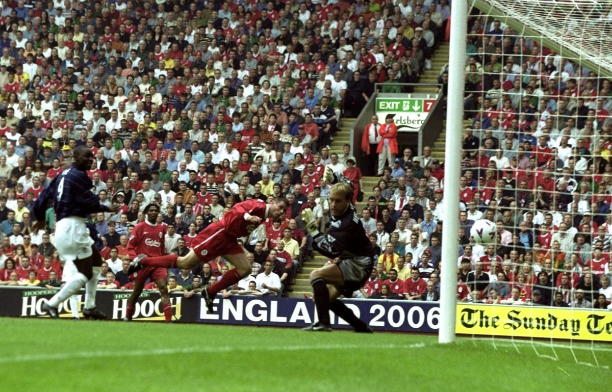 jamie-carragher-own-goal-5b9784bfecc23a3767000016.jpg