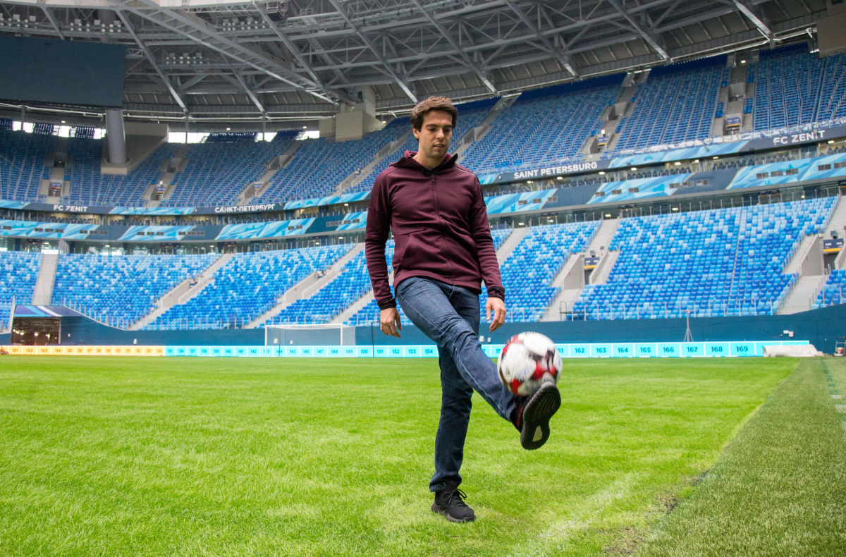 legendary-football-player-kaka-visited-the-stadium-st-petersburg-5c003a2b079c3a00f800001a.jpg