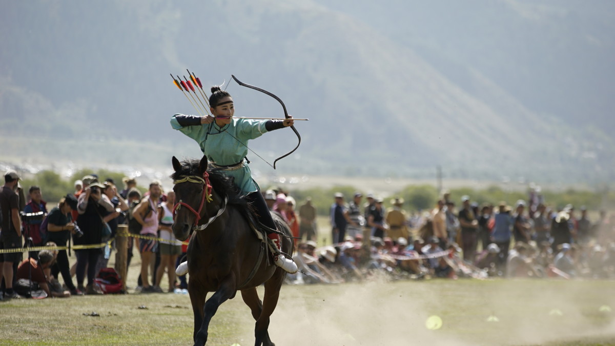 horseback-archery.JPG