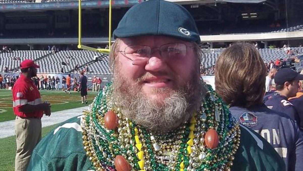 thursday-hot-clicks-packers-fan-russell-beckman-bears-lawsuit.jpg