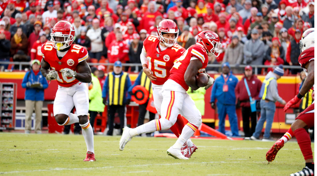 chiefs-motion-handoff.jpg