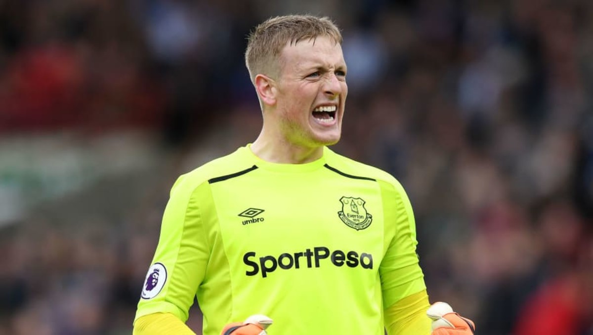 pickford-cleaned-up-the-awards-at-everton-last-night-5ae9881063c94130f100002e.jpg