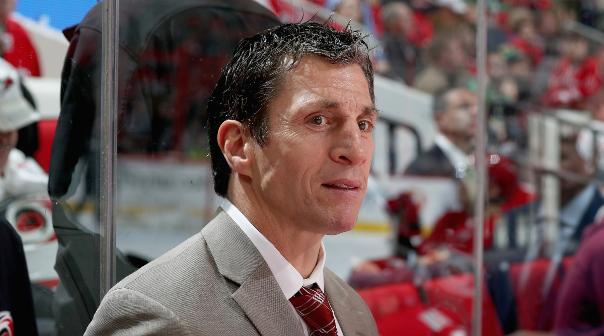 Hurricanes extend Brind'Amour, who wins coach of year honours