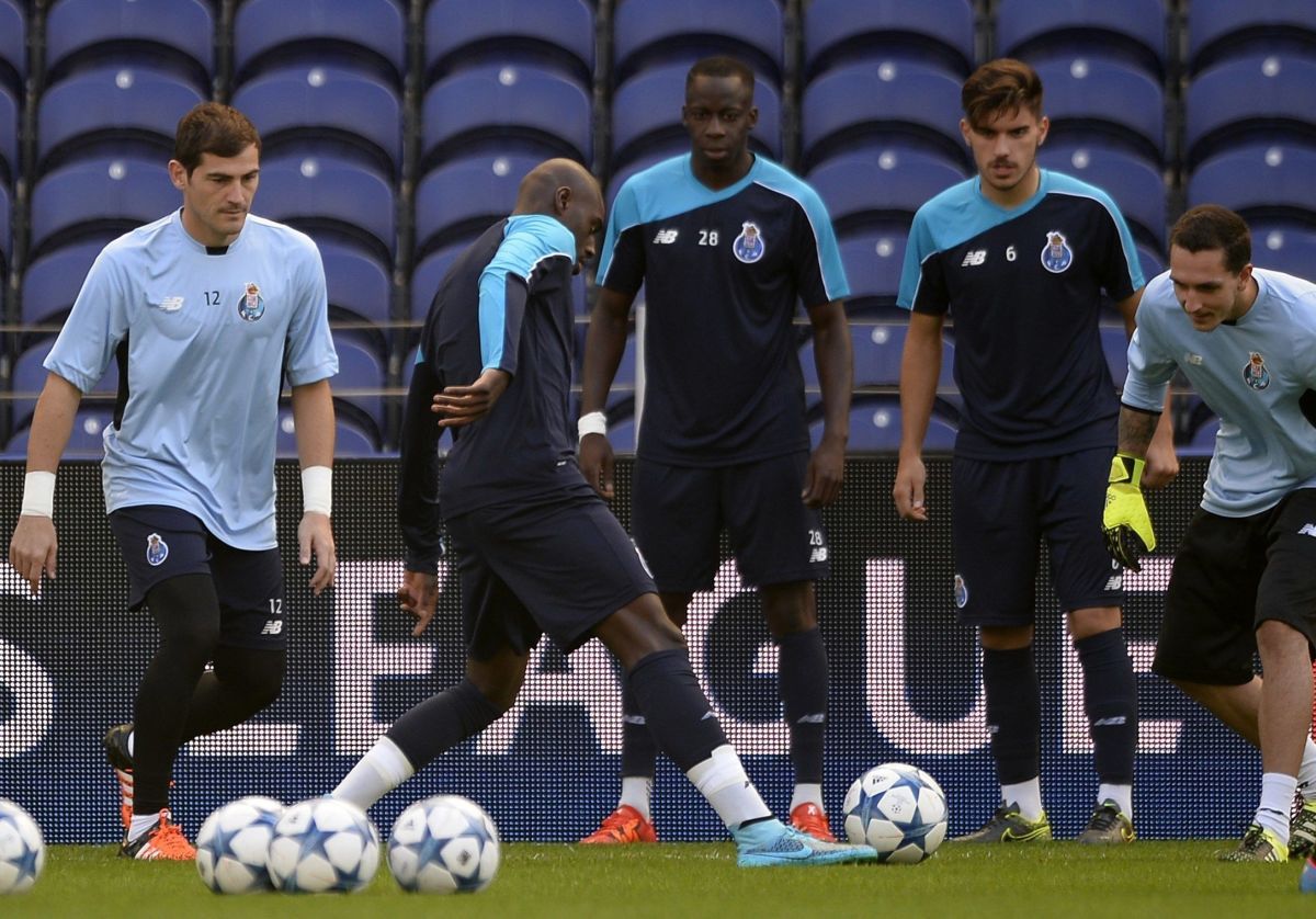 fbl-eur-c1-poirto-training-5b5d7440347a02521a00000e.jpg