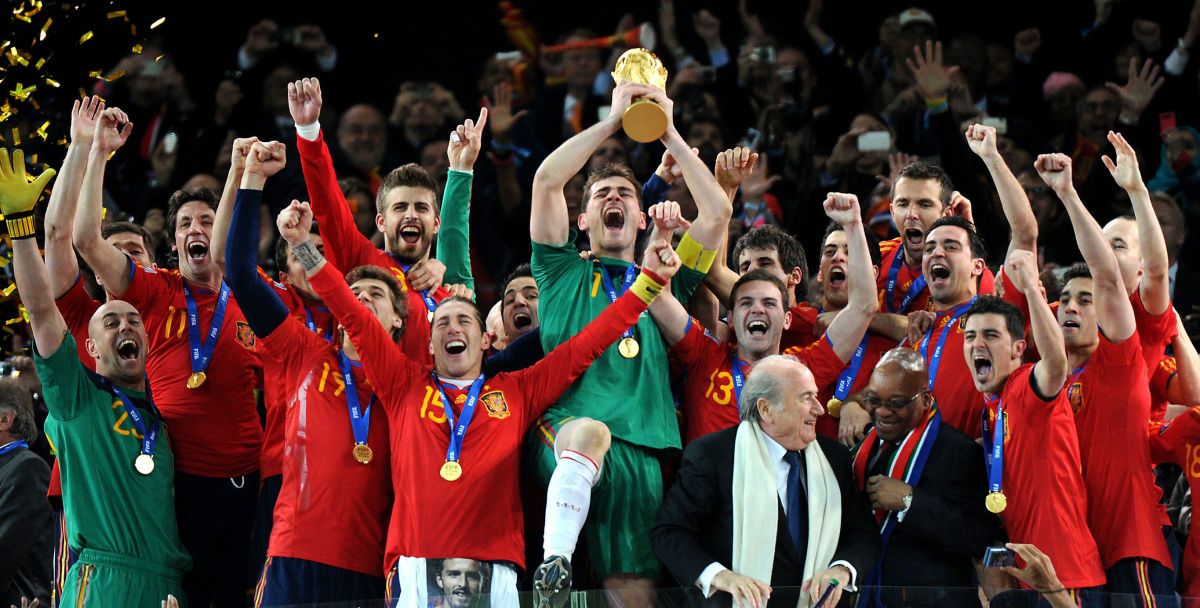 fbl-wc2010-match64-ned-esp-trophy-5b322f2973f36c2738000004.jpg