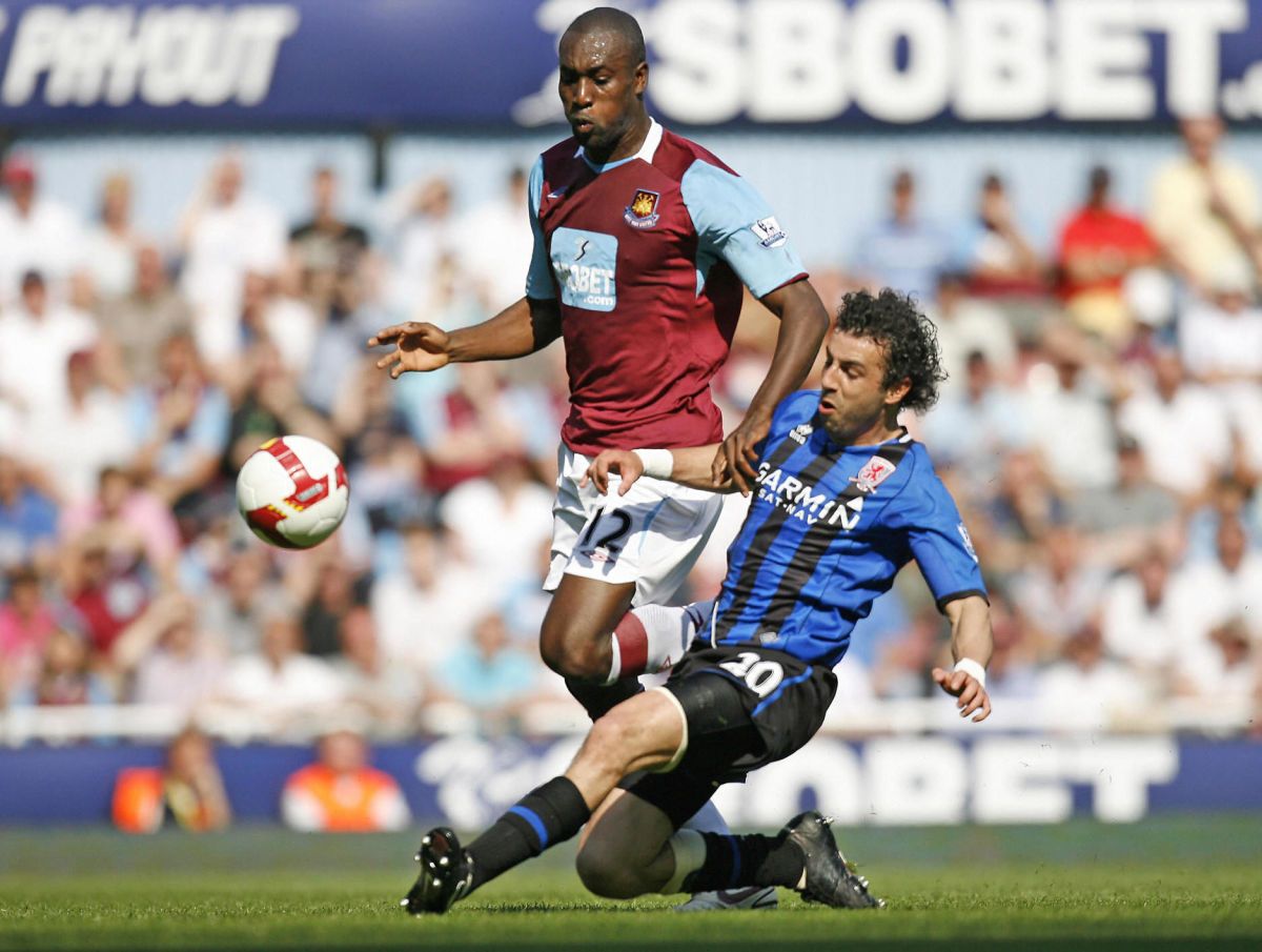 west-ham-united-s-english-striker-carlto-5b87d438a9808f5e62000026.jpg