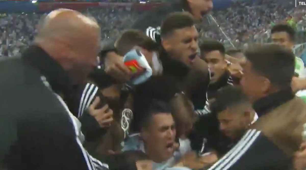 Marcos Rojo goal Andres Cantor's incredible call (VIDEO) Sports Illustrated