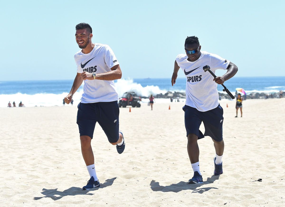 tottenham-hotspur-players-visit-venice-beach-5b5addd07134f65751000023.jpg