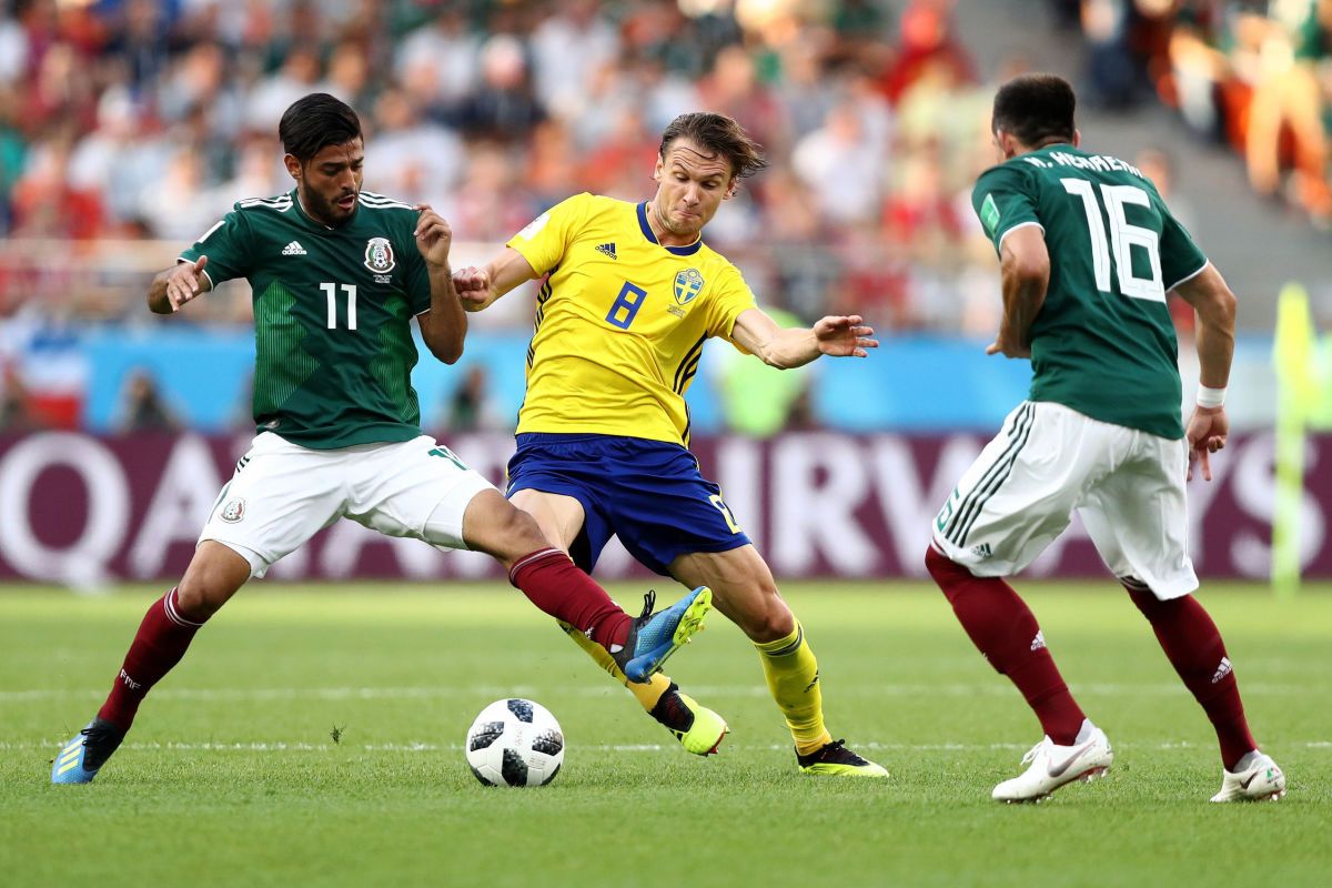mexico-v-sweden-group-f-2018-fifa-world-cup-russia-5b33a1597134f6d5a800001d.jpg