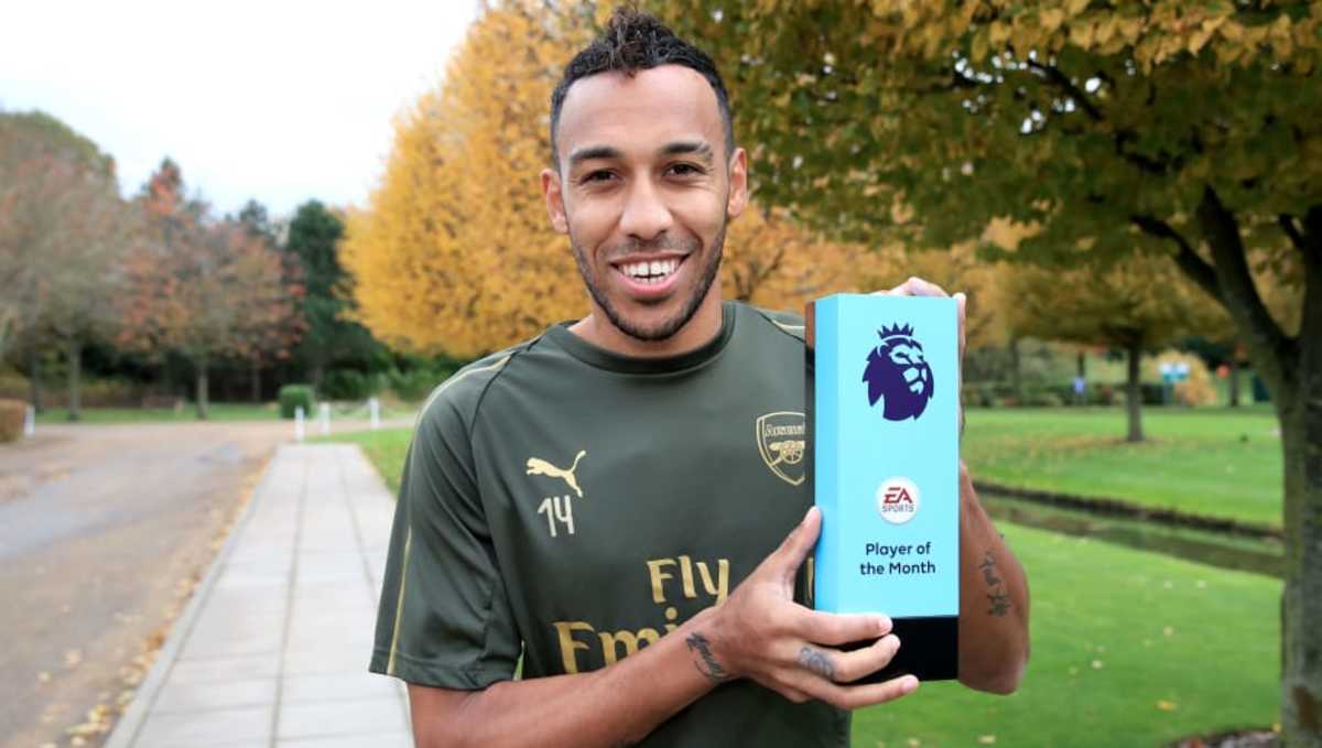 pierre-emerick-aubameyang-wins-the-ea-sports-player-of-the-month-award-october-2018-5be5a4d7b47f3dafea00000b.jpg