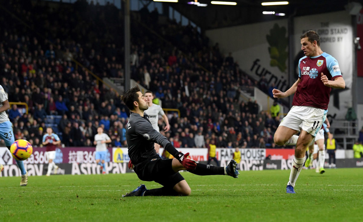 burnley-fc-v-west-ham-united-premier-league-5c28f405e437139ab10000e4.jpg