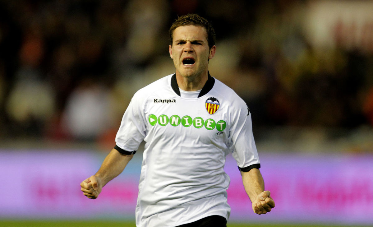valencia-s-midfielder-juan-mata-celebrat-5b74834c3d4e2df75300003d.jpg