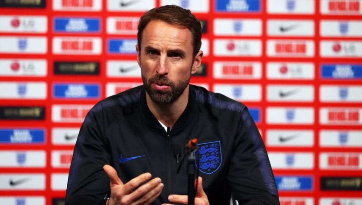 england-press-conference-5bed6ad77d05c48834000023.jpg