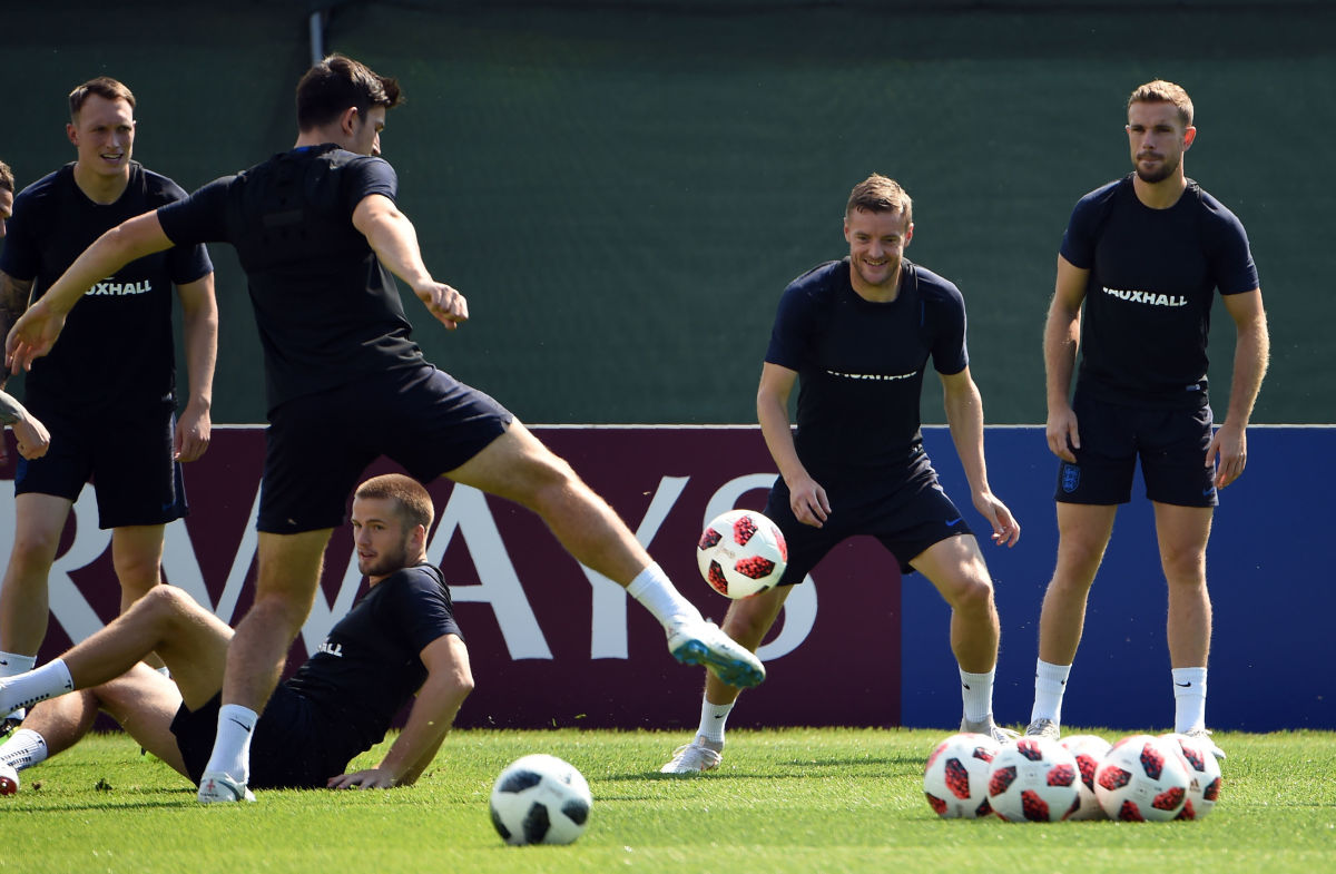 fbl-wc-2018-eng-training-5b4bb5e842fc33264c00000d.jpg