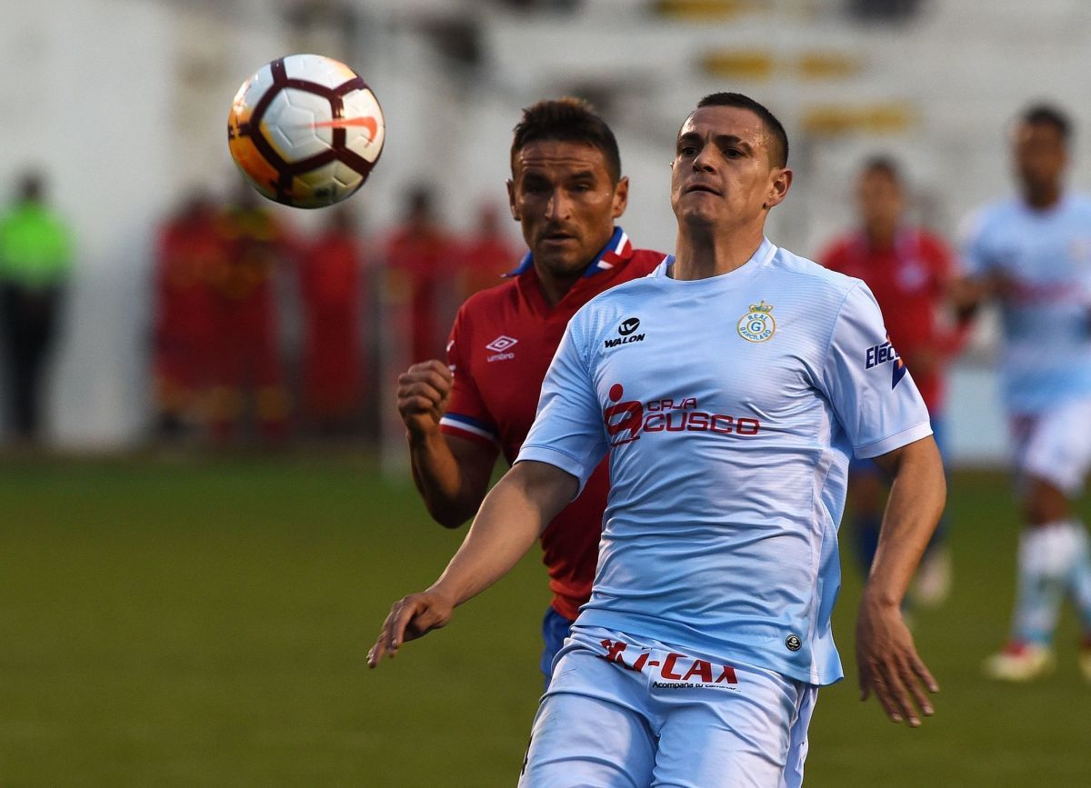 fbl-libertadores-garcilaso-nacionaluru-5c1efa8ca7ba46bc49000001.jpg