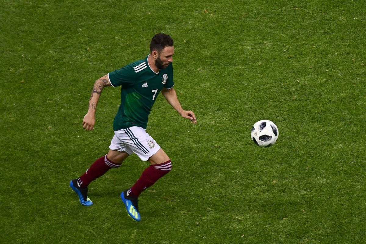 fbl-wc-2018-mex-layun-5b18ef873467ac4bf0000001.jpg