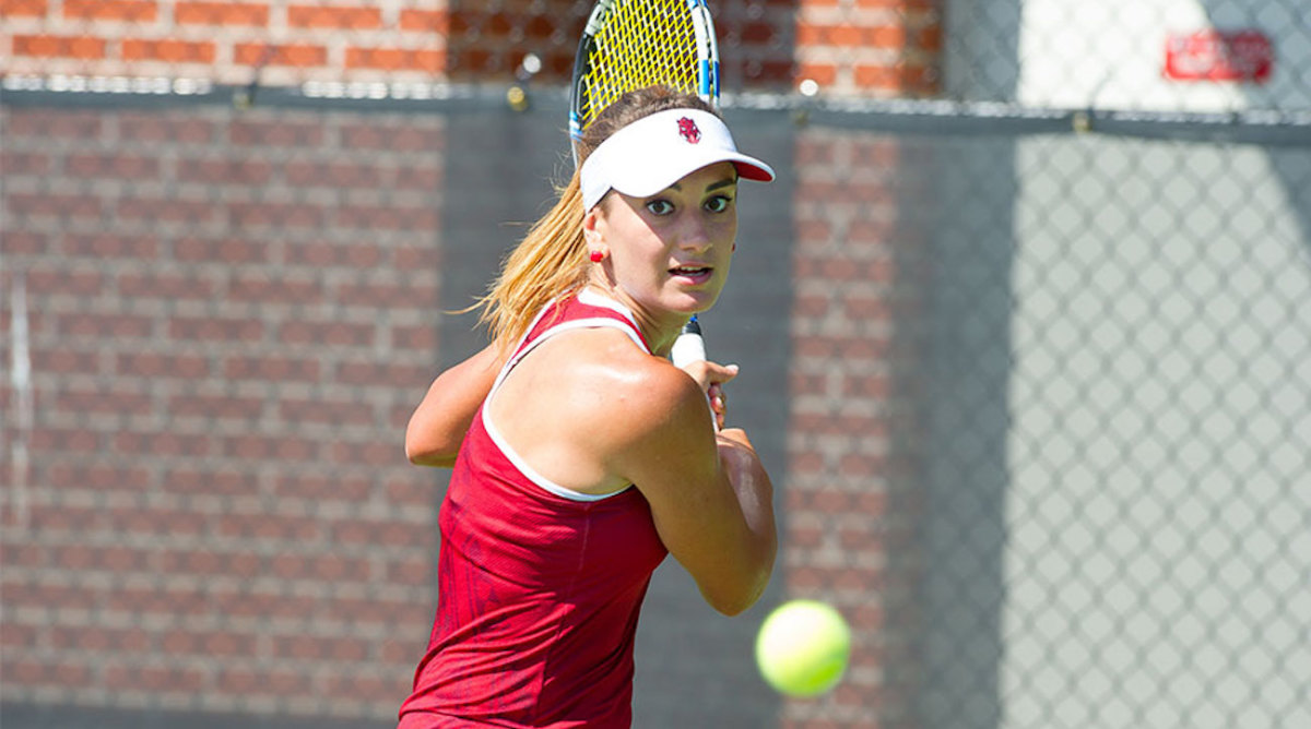 Arkansas tennis Team plays Tennessee State six times in one day