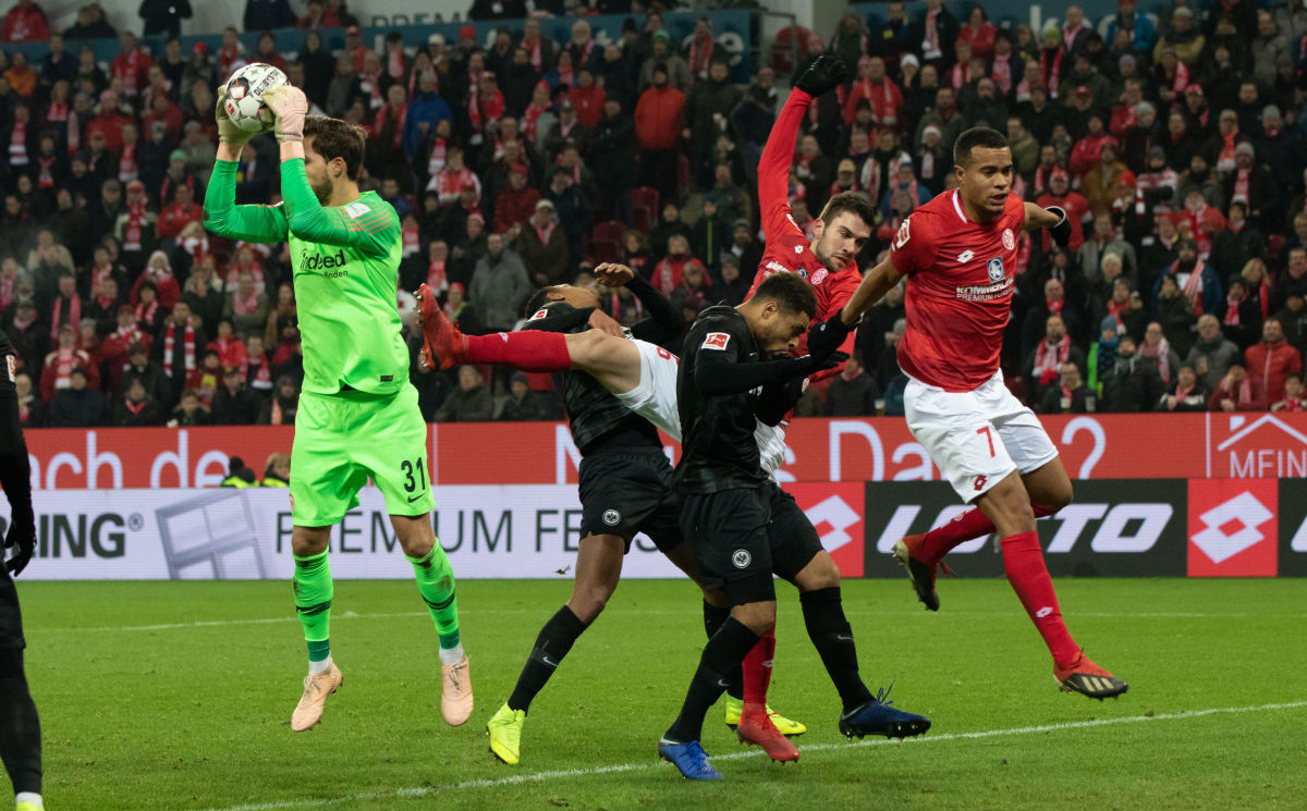 1-fsv-mainz-05-v-eintracht-frankfurt-bundesliga-5c1e9359bf00e5559d000003.jpg