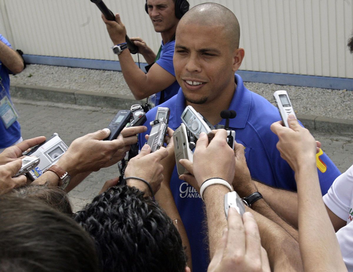 brazilian-striker-ronaldo-nazario-answer-5b0d71a13467ac36d0000001.jpg