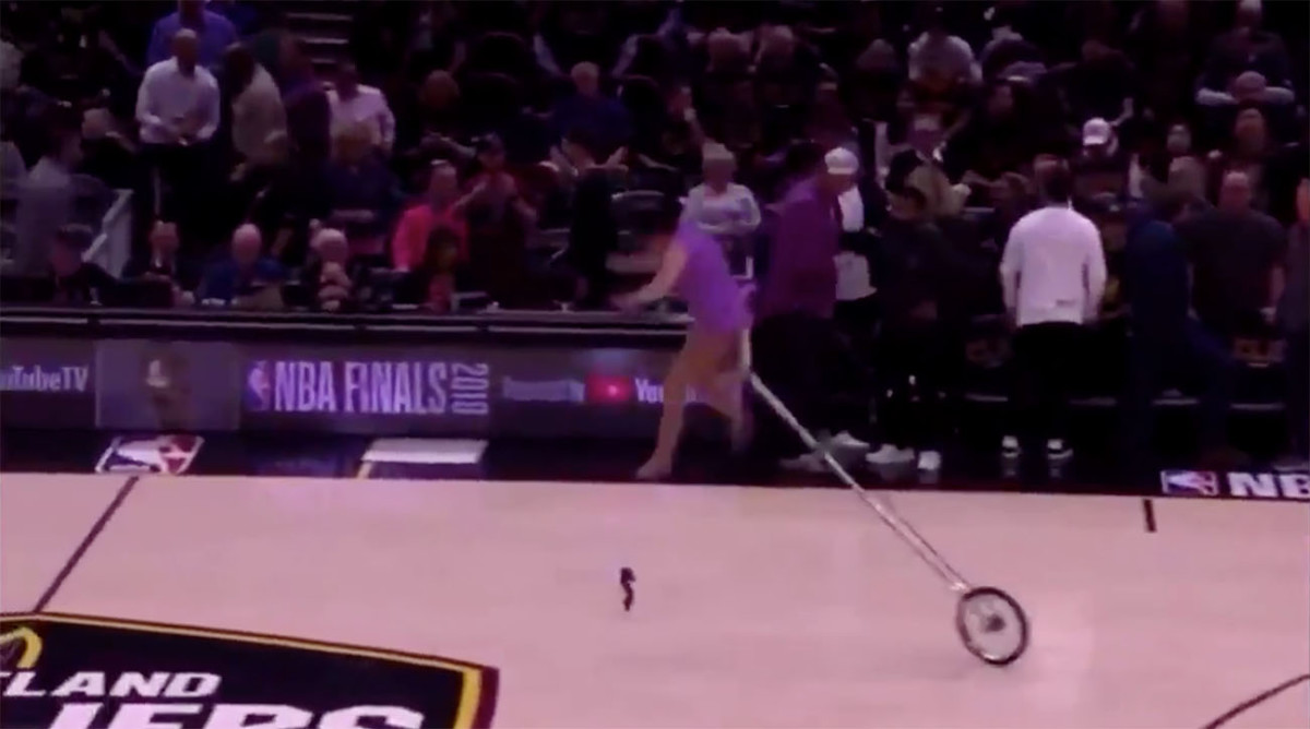 Red Panda unicycle fall video Acrobat falls at WarriorsCavs game