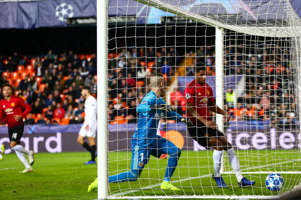 valencia-v-manchester-united-uefa-champions-league-group-h-5c11a18309e638ffe1000002.jpg