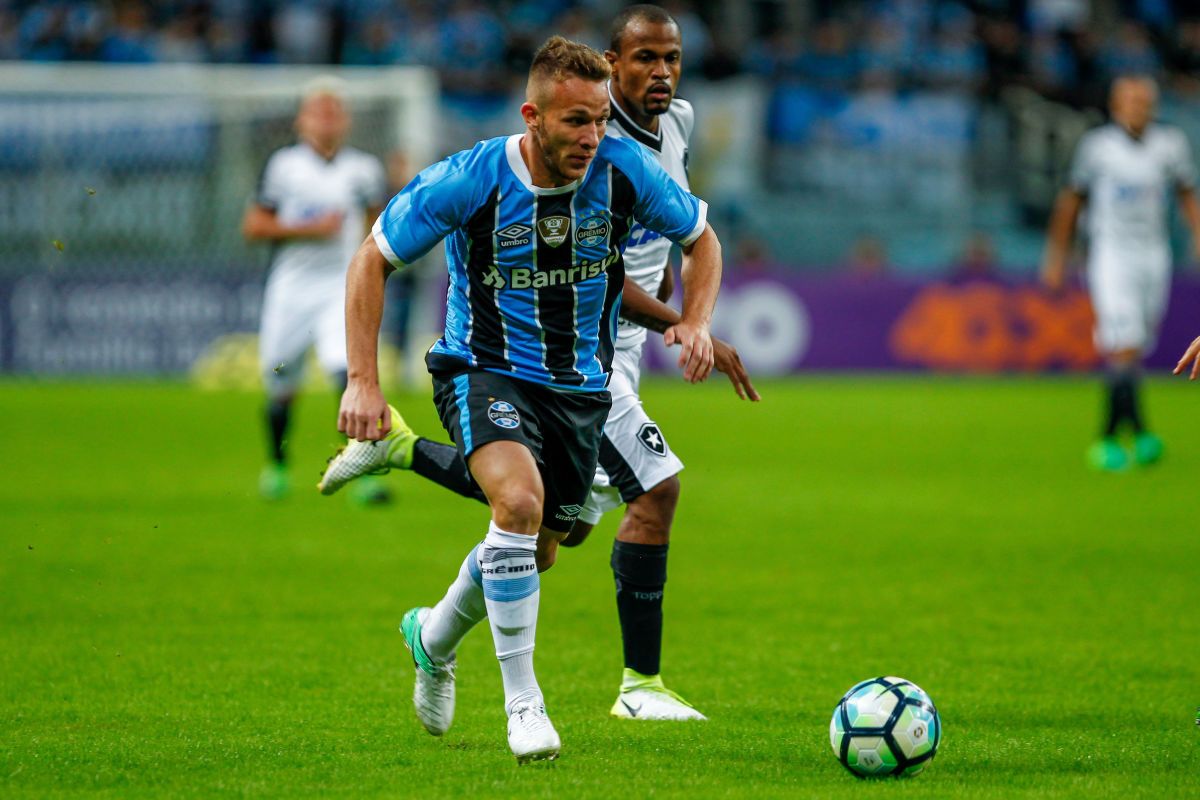 gremio-v-botafogo-series-a-2017-5b41ebb7f7b09d2d550000df.jpg