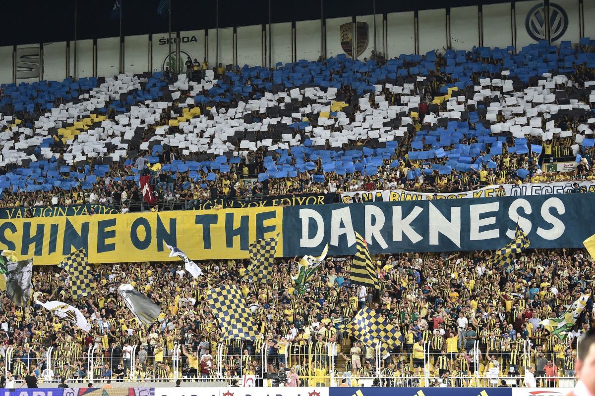 fbl-eur-c1-qualifying-fenerbahce-benfica-5b79b57e26cffb9df2000003.jpg