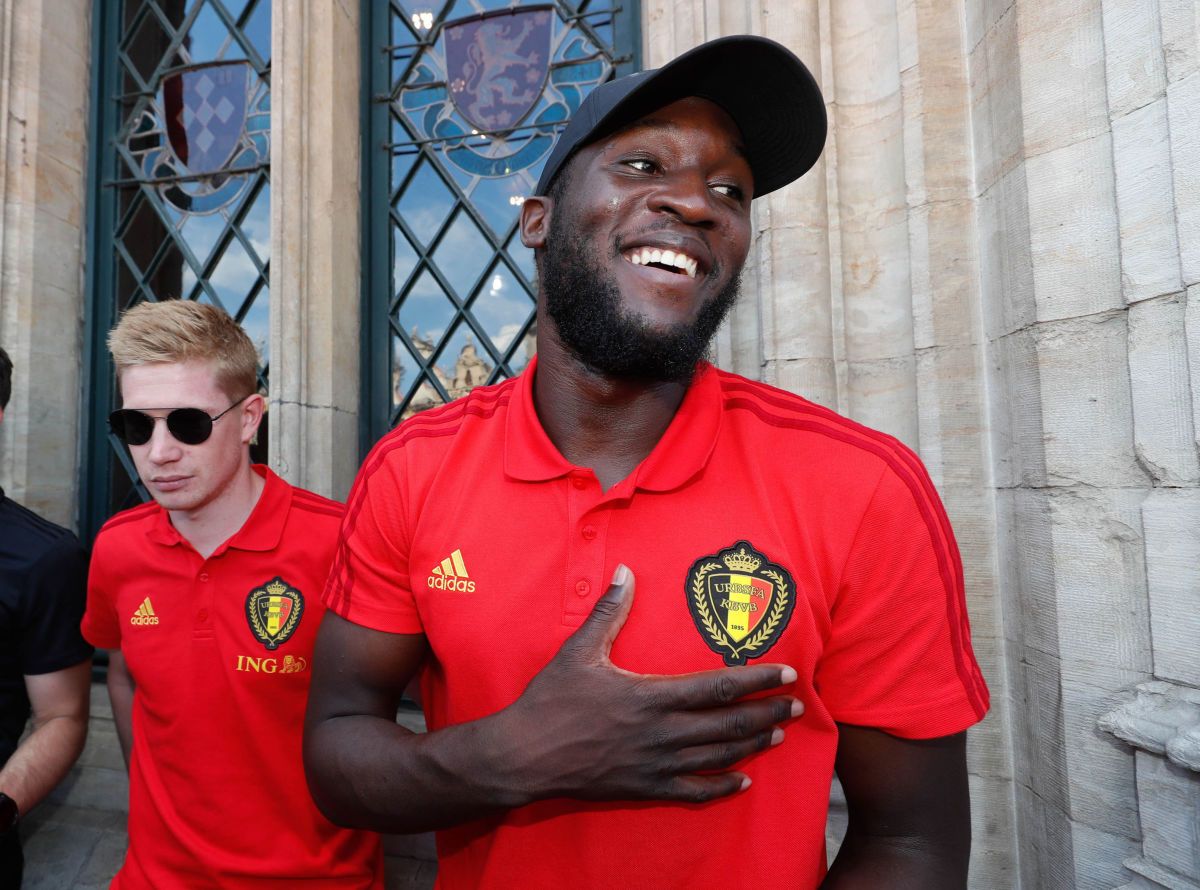 red-devils-parade-in-brussels-after-returning-from-world-cup-russia-5bfbe0f8676a501ff70000bd.jpg