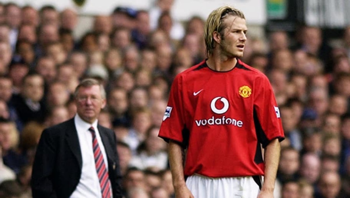 david-beckham-of-manchester-united-and-his-manager-sir-alex-ferguson-look-in-different-directions-5b86c7fe641384a698000001.jpg