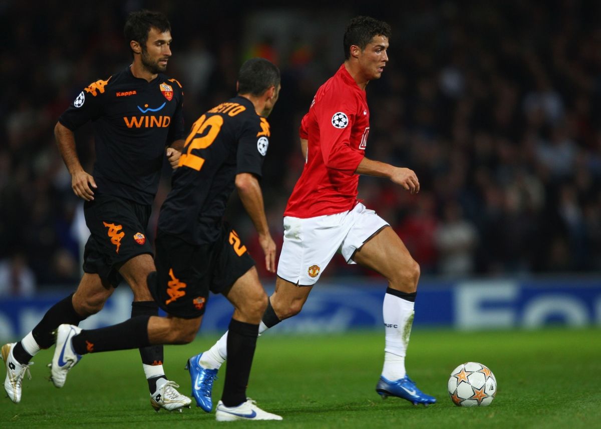 manchester-united-v-roma-uefa-champions-league-5c1b7e79a0d8271b59000004.jpg