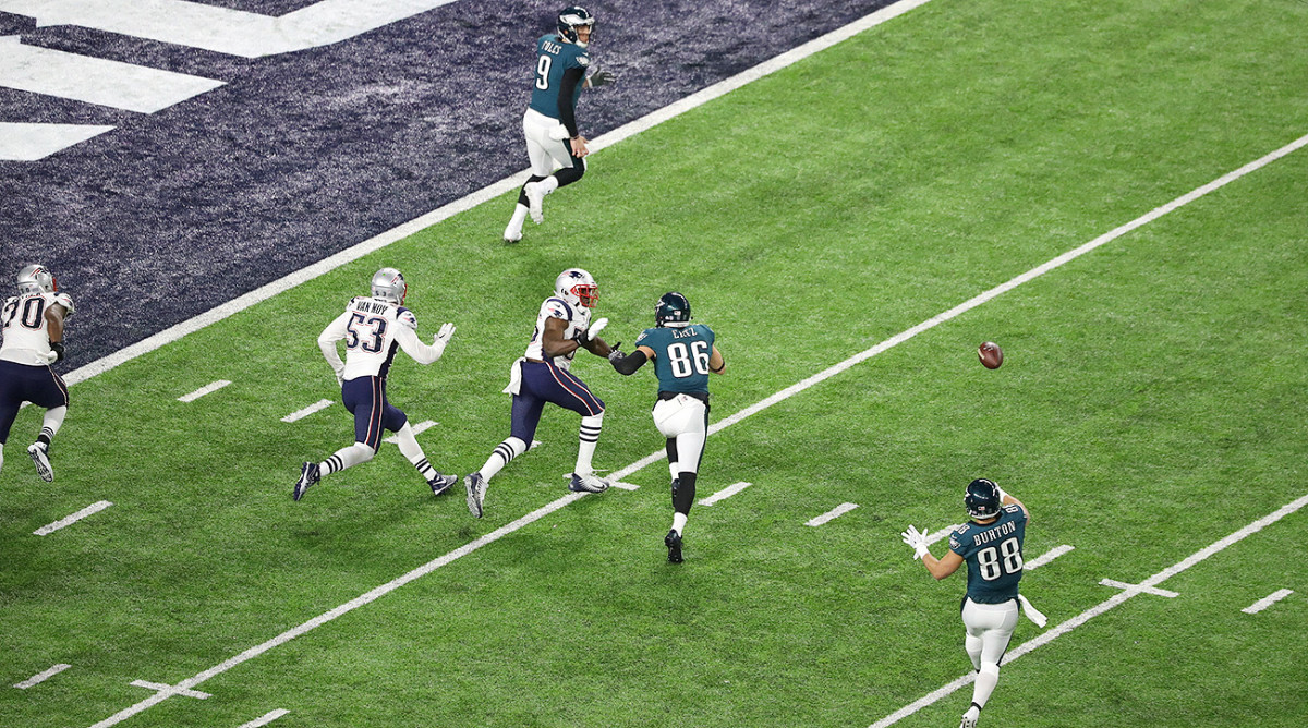 nick-foles-trey-burton-super-bowl-52.jpg