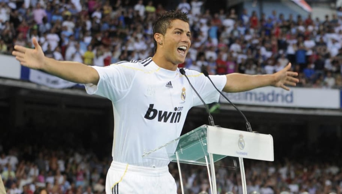 On This Day in 2009: Cristiano Ronaldo Was Officially Unveiled as a Real  Madrid Player - Sports Illustrated