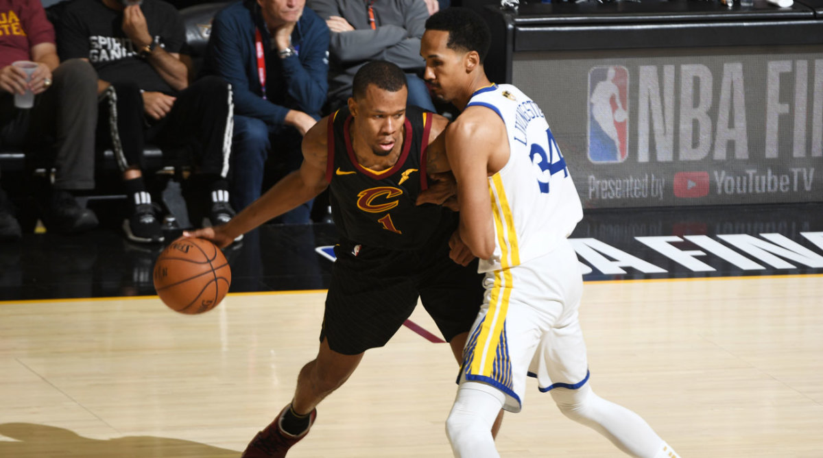 rodney-hood-shaun-livingston-nba-finals.jpg