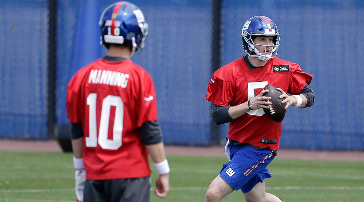 Amid the worst season of his pro career, Manning embraced the role of mentor to the Giants' 2017 third-round draft pick.