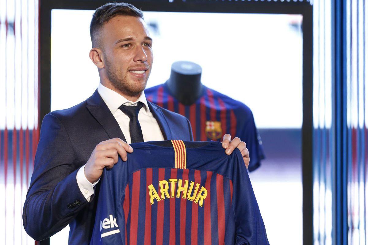 fbl-liga-barcelona-arthur-5b96806decc23a0ebf000001.jpg