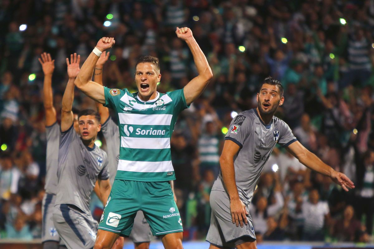 santos-laguna-v-monterrey-torneo-apertura-2018-liga-mx-5bfdc18bc4ce2242a2000001.jpg