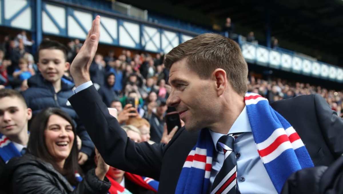 steven-gerrard-is-unveiled-as-the-new-manager-at-rangers-5b17ef54347a02bf21000002.jpg