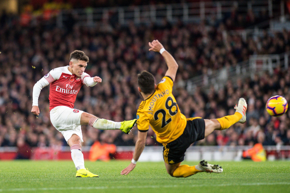 arsenal-fc-v-wolverhampton-wanderers-premier-league-5beaa343561566506300000b.jpg