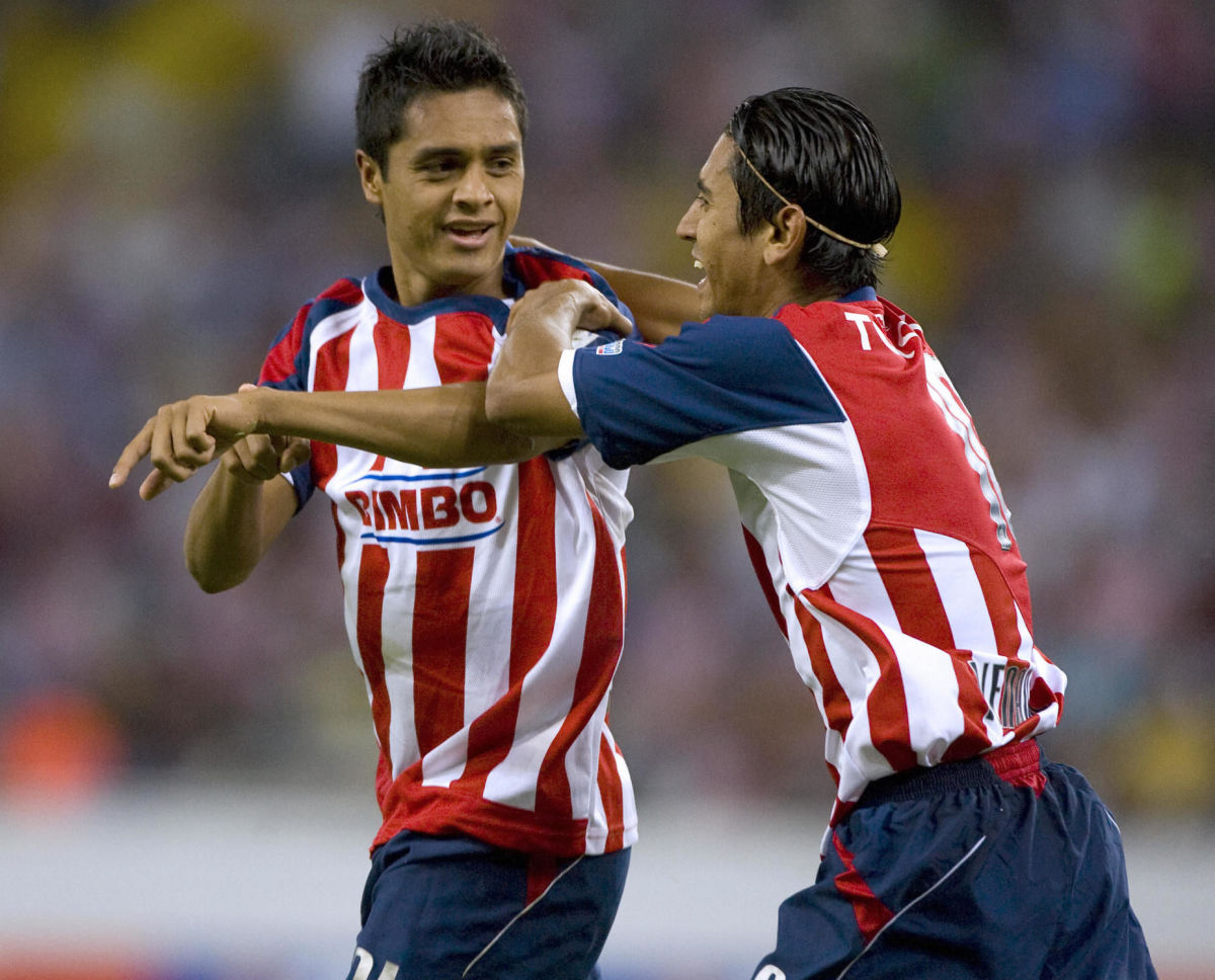 sergio-santana-l-of-chivas-from-mexico-5b8653521a02557ab0000004.jpg